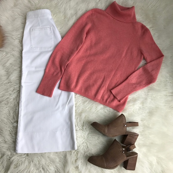 uniqlo cashmere turtleneck sweater